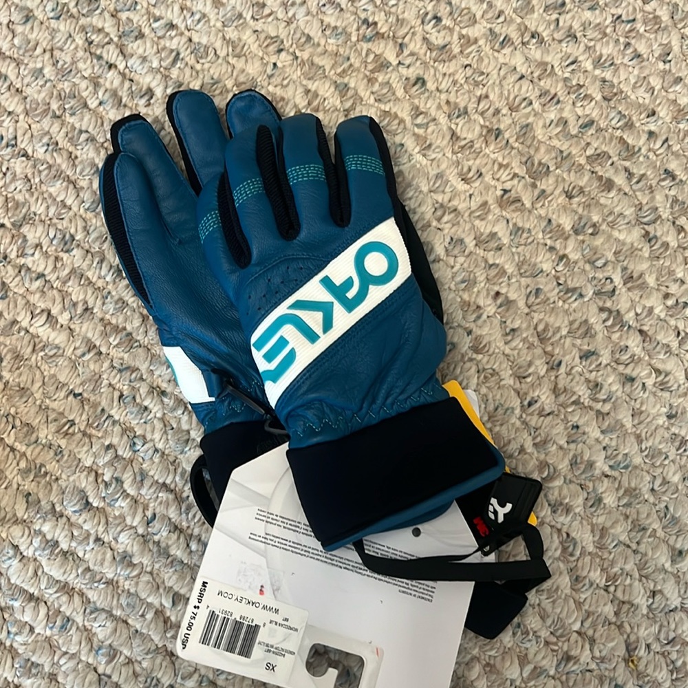 Oakley ski gloves